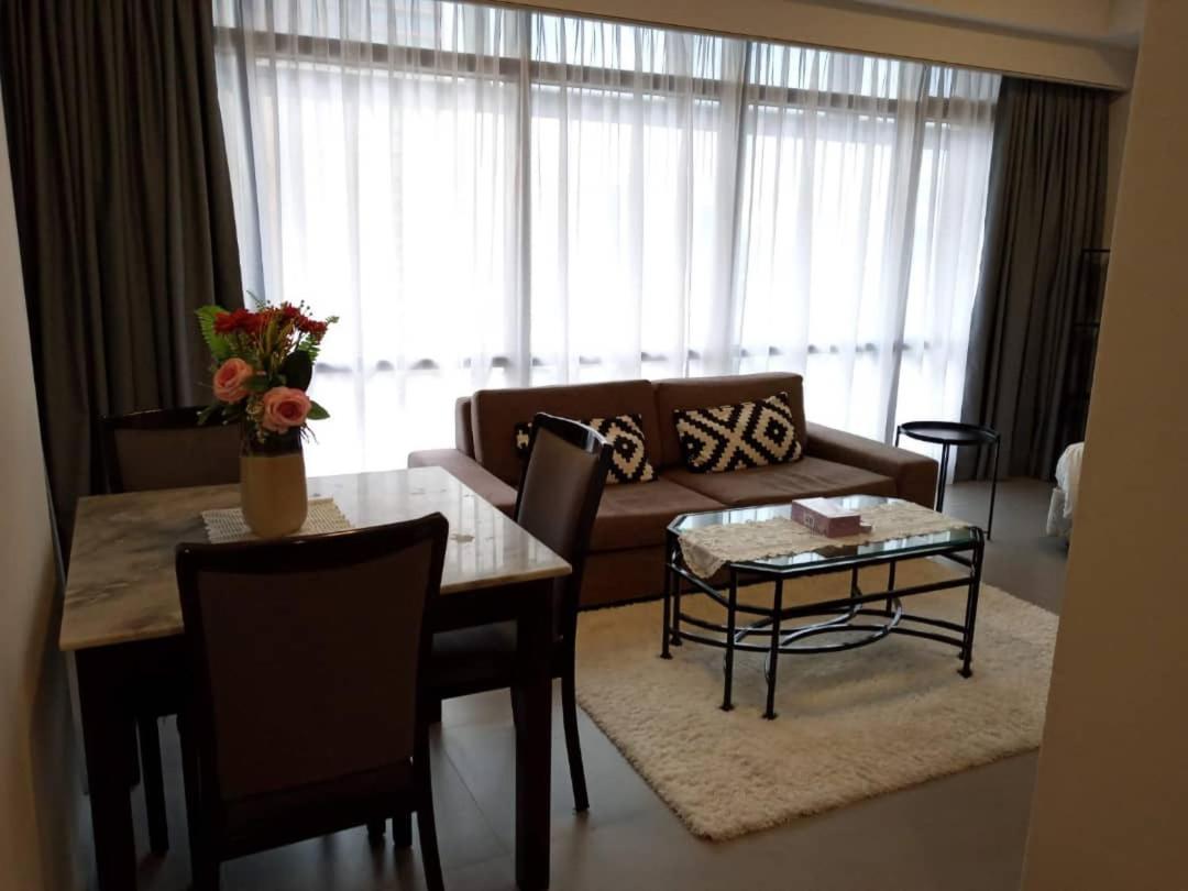 Homestay Fantastic At Times Square